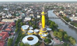Tinjau Kawasan Tugu Pal 0 Kilometer Banjarmasin Memastikan Seluruh Fasilitas dan Sarana Pendukung Berfungsi Optimal.
