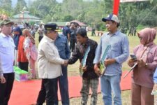 Semangat kebersamaan dan gotong royong mewarnai penutupan TNI Manunggal Membangun Desa (TMMD) ke-129 Tahun Anggaran 2026 di Kabupaten Agam