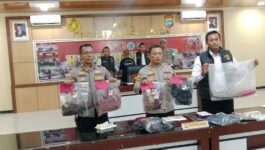 Terungkap, Polres Pasaman Barat Gelar Konferensi Pers Terkait Kasus Pembunuhan Ibu dan Nenek Kandung di Sungai Aur
