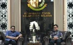 Kajati Kalsel Terima Kunjungan KOMJAK RI dan Ngopi Bareng dengan Mahasiswa