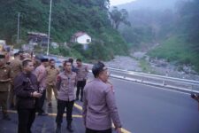 Tim Supervisi Rehab Rekon Tinjau Sejumlah Infrastruktur Terdampak Bencana di Padang Panjang