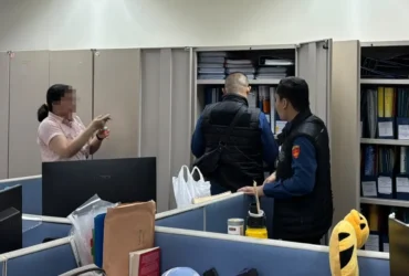 Penggeledahan di PT IPPS ,Kejagung Lakukan Penyegelan Termasuk Pintu Lemari yang Menjadi Jalan Masuk ke Ruang Tersembunyi