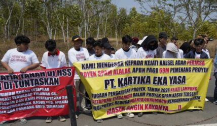 Aksi Massa di Kejati Kalsel Sampaikan 5 kasus 